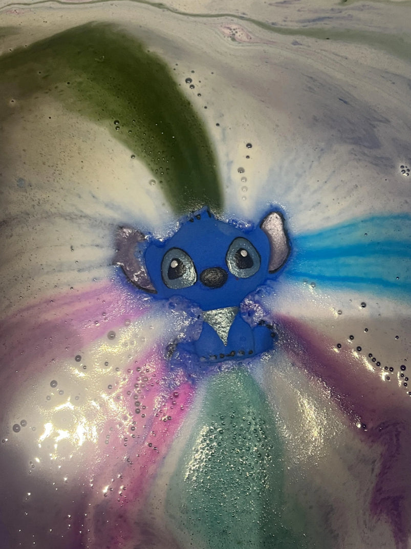 Stitchy bath bomb