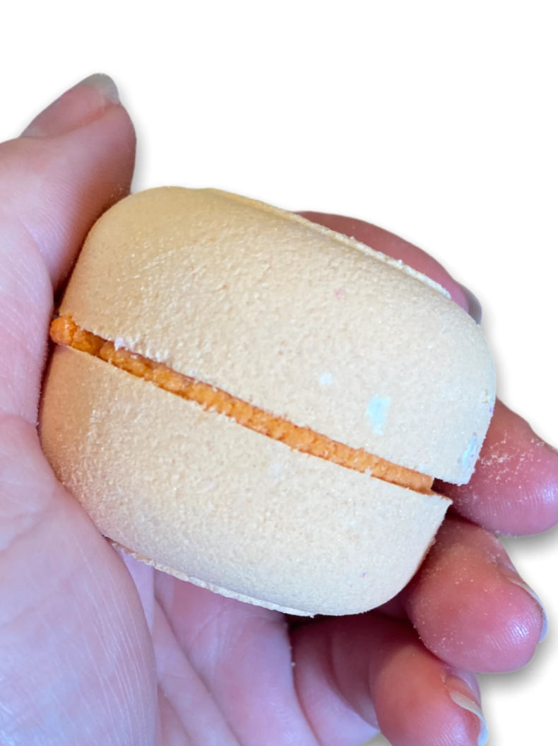 Deluxe macaroon bath bomb gift set