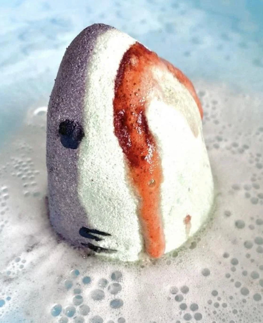 Shark attack bath bomb
