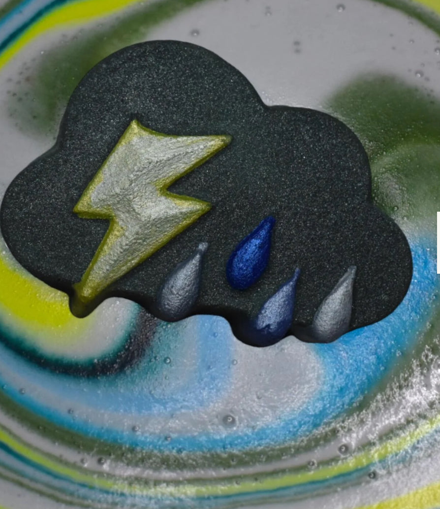 Storm cloud bath bomb